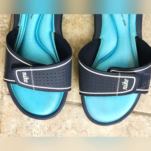 Nike aqua and black slides Size 7 - Picture 1 of 4